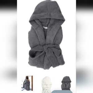 Giraffe at Home Cozy  Robe With Hood